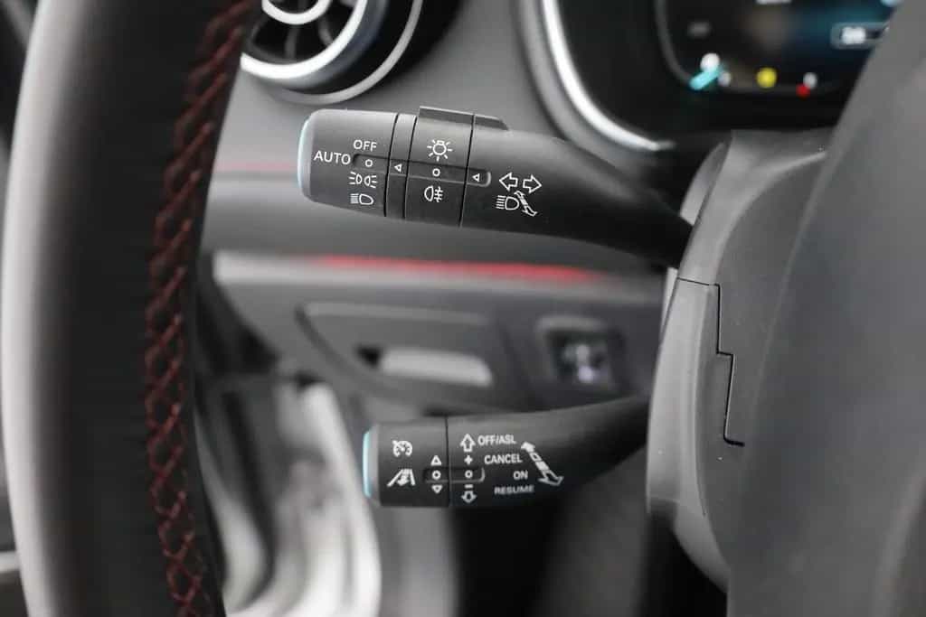 MG HS 1.5 T-GDI Luxury Aut. LED ACC Navi 360° Pano 03/2024-photo-16