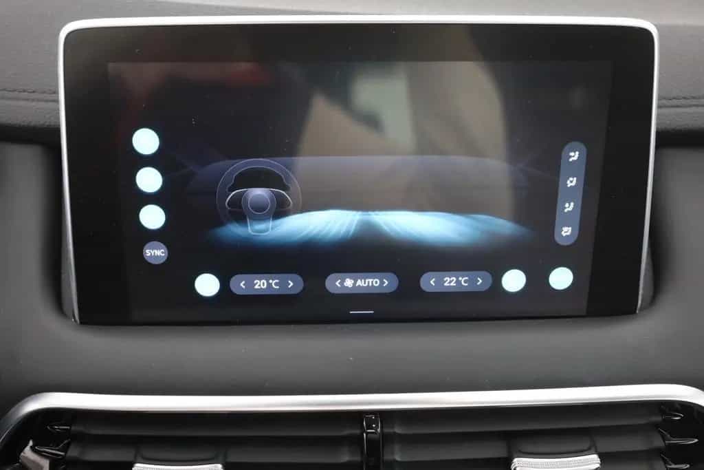 MG HS 1.5 T-GDI Luxury Aut. LED ACC Navi 360° Pano 03/2024-photo-25
