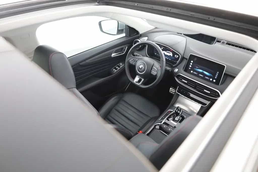 MG HS 1.5 T-GDI Luxury Aut. LED ACC Navi 360° Pano 03/2024-photo-27