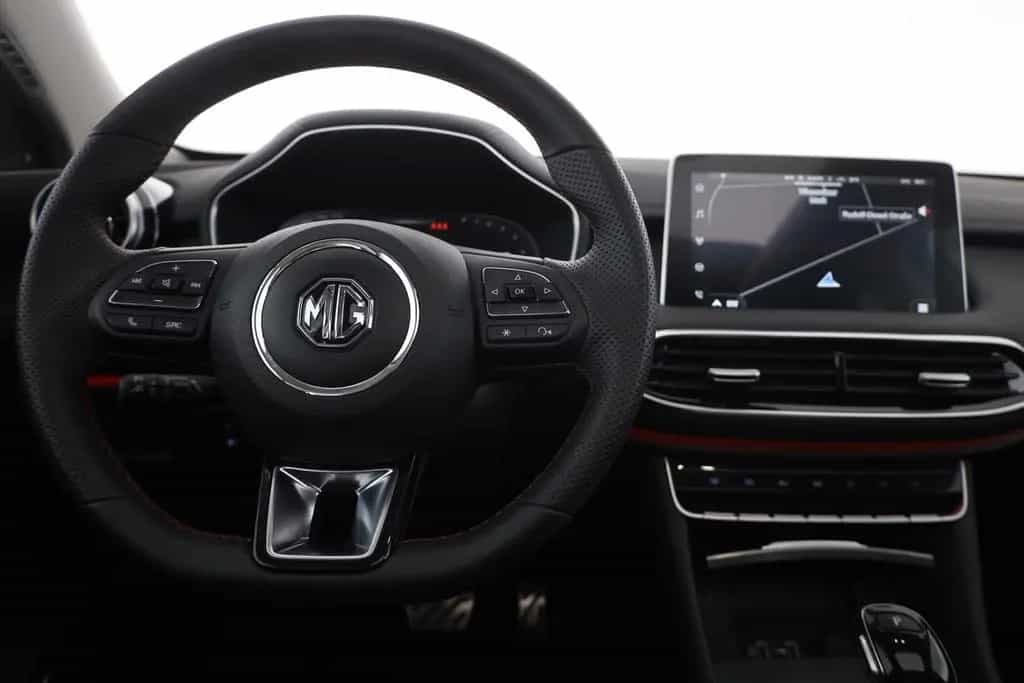 MG HS 1.5 T-GDI Luxury Aut. LED ACC Navi 360° Pano 03/2024-photo-9