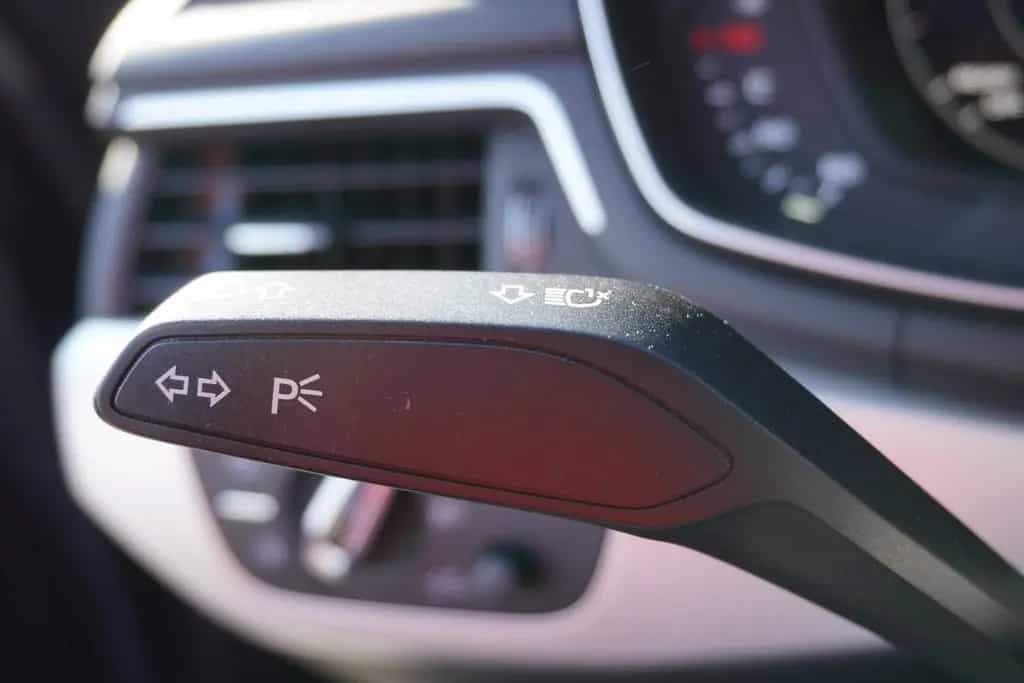 Audi A4 Avant 2.0 TDI Bi-Xenon Navi Kamera Totwinkel 08/2017-photo-17