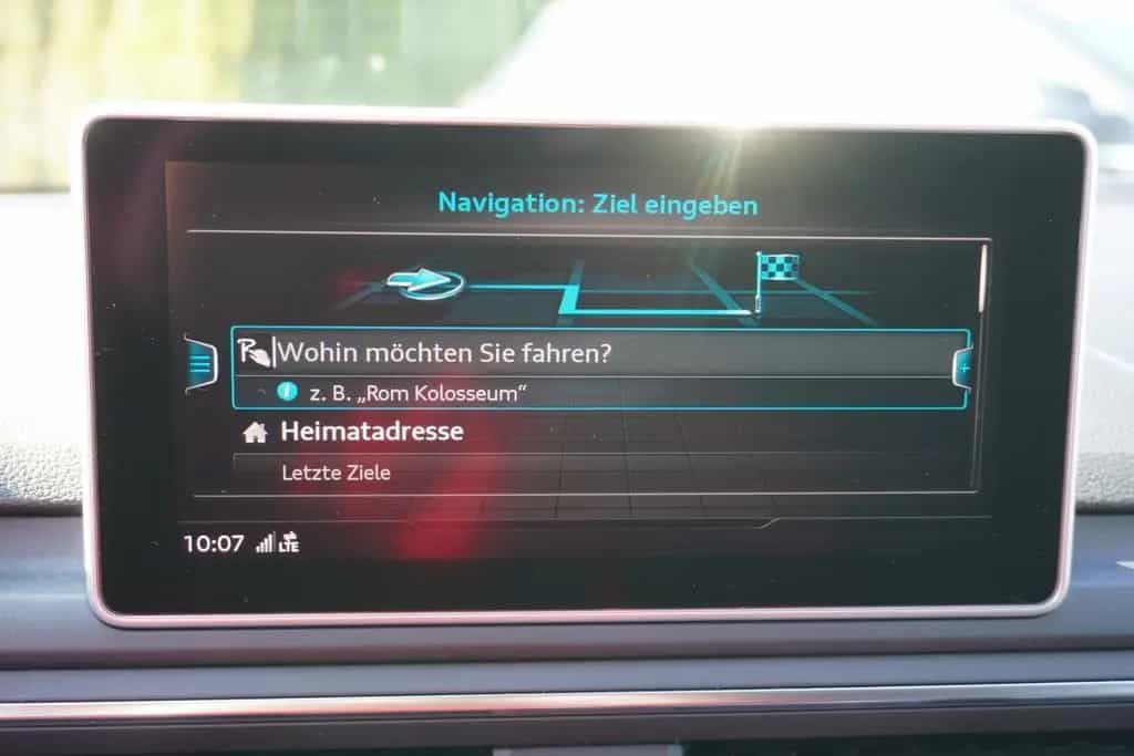 Audi A4 Avant 2.0 TDI Bi-Xenon Navi Kamera Totwinkel 08/2017-photo-22