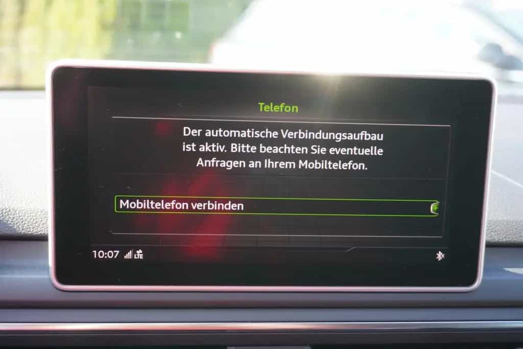 Audi A4 Avant 2.0 TDI Bi-Xenon Navi Kamera Totwinkel 08/2017-photo-23