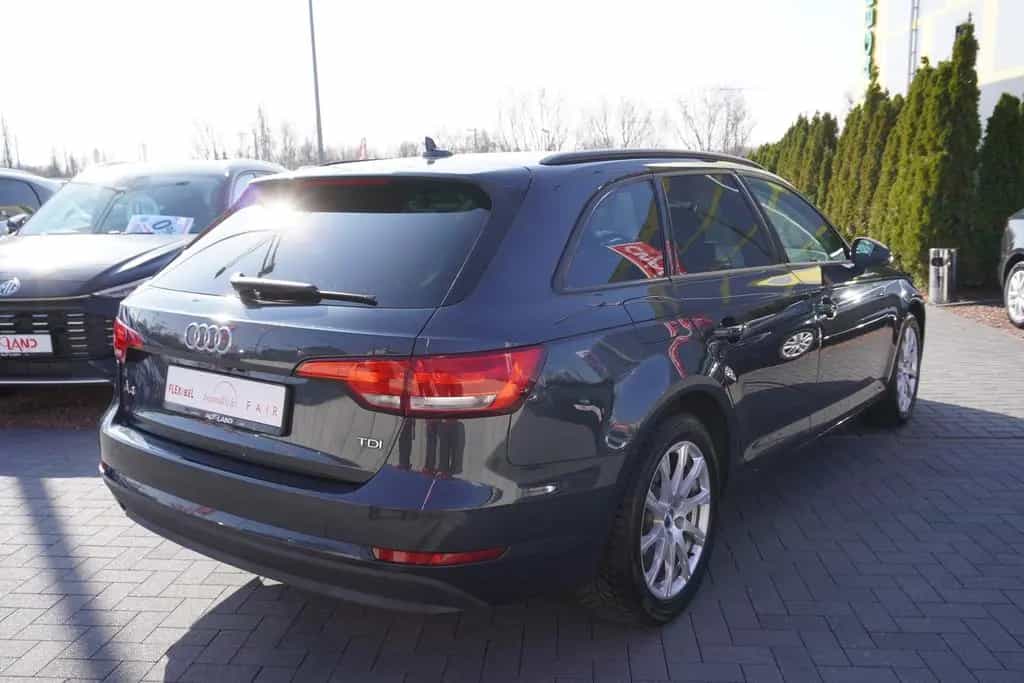 Audi A4 Avant 2.0 TDI Bi-Xenon Navi Kamera Totwinkel 08/2017-photo-5