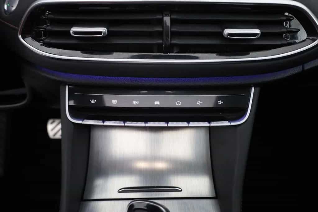 MG HS 1.5 T-GDI Luxury Aut. LED ACC Navi 360° Pano 03/2024-photo-11