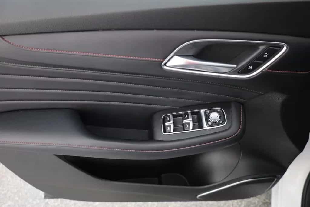 MG HS 1.5 T-GDI Luxury Aut. LED ACC Navi 360° Pano 03/2024-photo-18