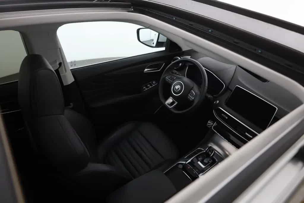 MG HS 1.5 T-GDI Luxury Aut. LED ACC Navi 360° Pano 03/2024-photo-24