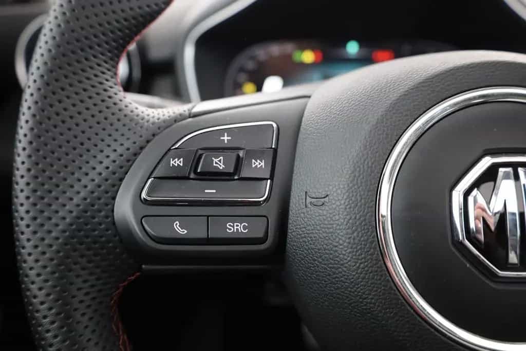 MG HS 1.5 T-GDI Luxury Aut. LED ACC Navi 360° Pano 02/2024-photo-14