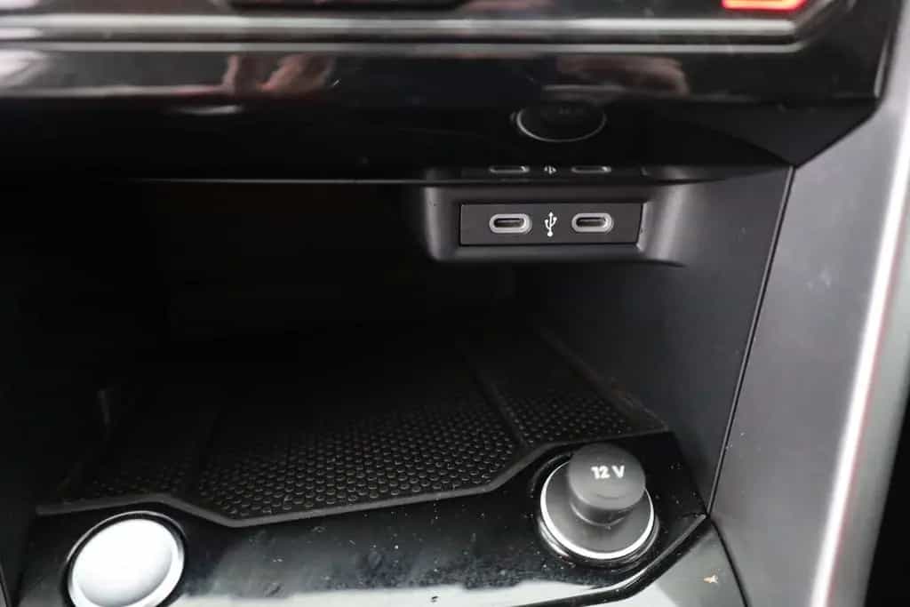 Volkswagen T-Roc 1.5 TSI DSG LED ACC Kamera Sitzheizung 07/2024-photo-12