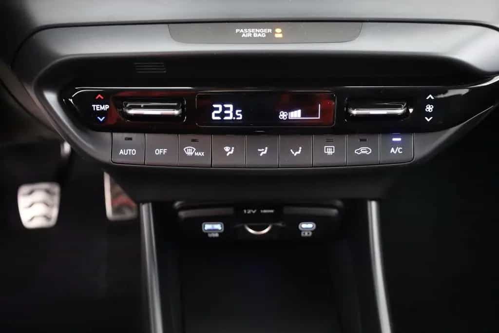 Hyundai BAYON 1.0T-GDI LED Navi Kamera 09/2025-photo-11