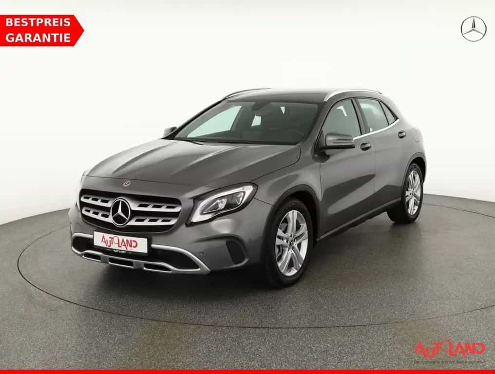 Mercedes-Benz GLA-Class 180 LED Navi Sitzheizung Teilleder PDC ACC 06/2018-photo-0