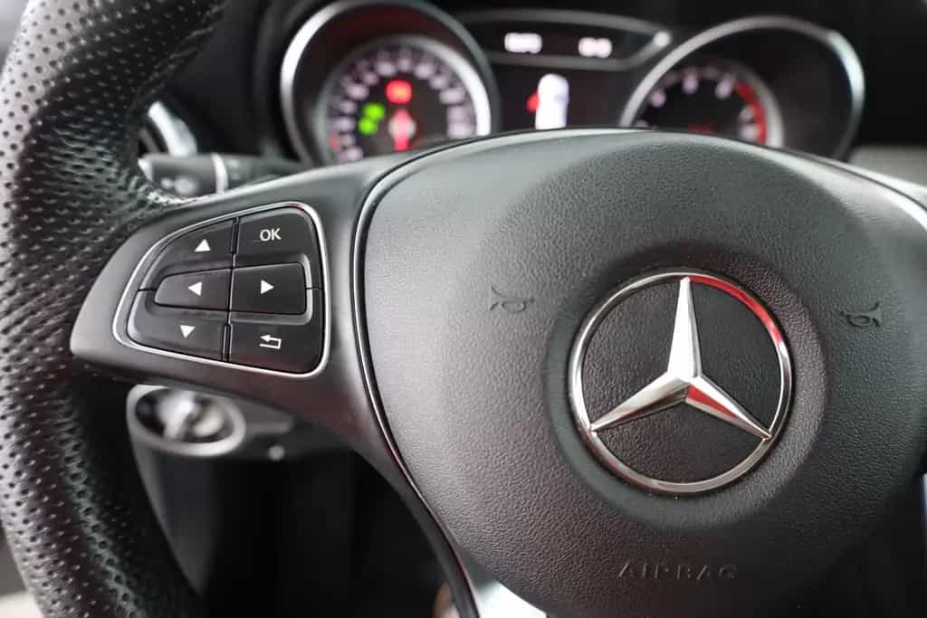 Mercedes-Benz GLA-Class 180 LED Navi Sitzheizung Teilleder PDC ACC 06/2018-photo-14