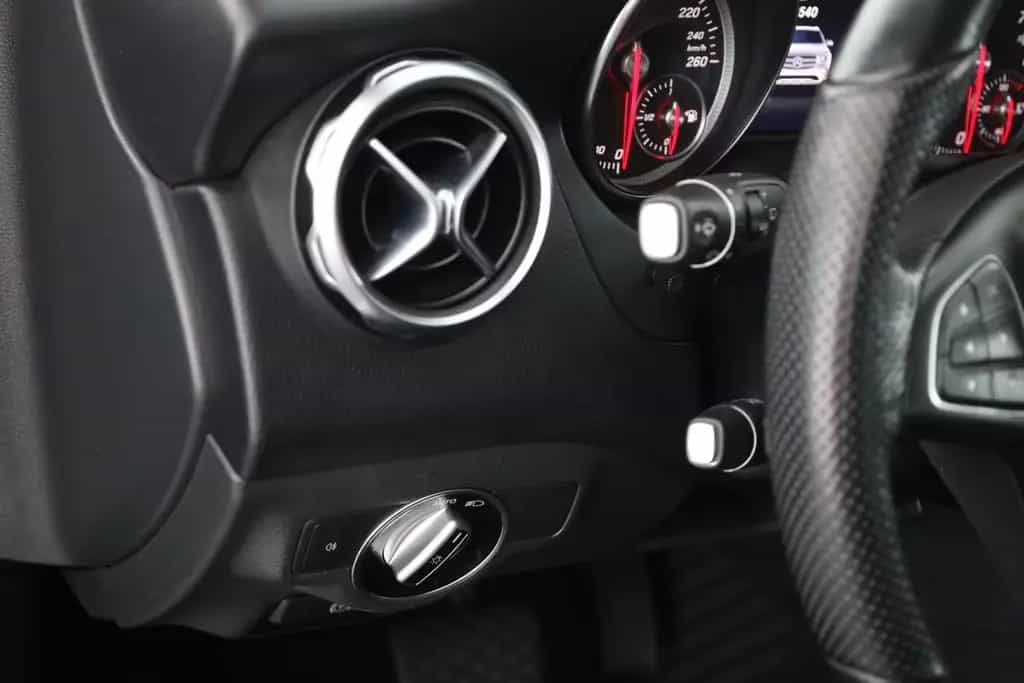 Mercedes-Benz GLA-Class 180 LED Navi Sitzheizung Teilleder PDC ACC 06/2018-photo-20