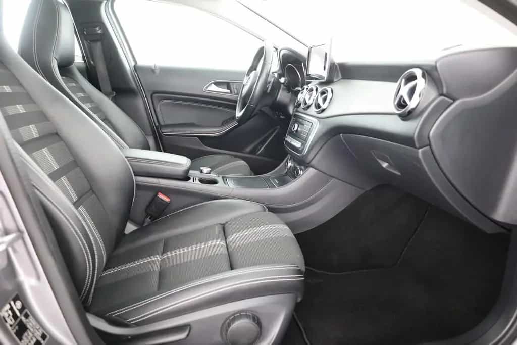 Mercedes-Benz GLA-Class 180 LED Navi Sitzheizung Teilleder PDC ACC 06/2018-photo-23