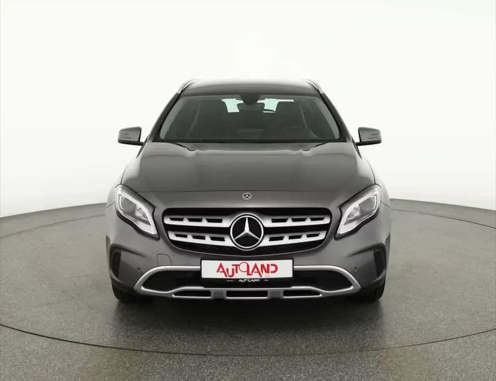 Mercedes-Benz GLA-Class 180 LED Navi Sitzheizung Teilleder PDC ACC 06/2018-photo-7