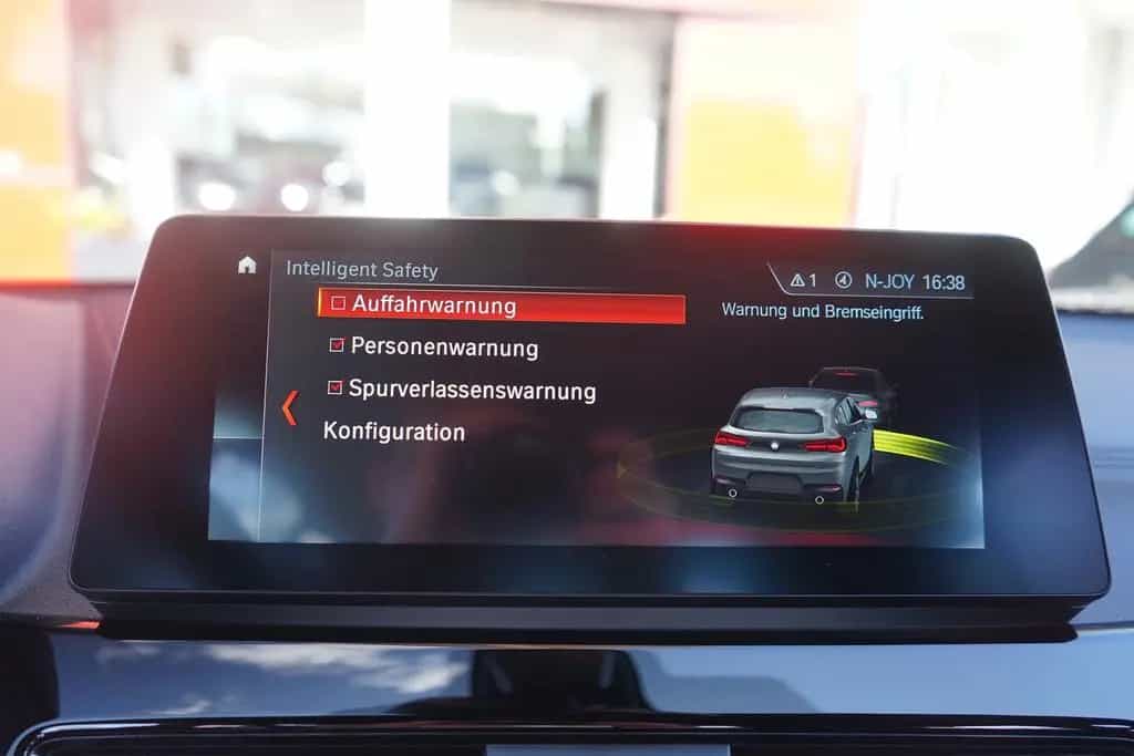 BMW X2 xDrive 20 i Klimaaut. LED Navi Tempomat AHK 06/2020-photo-15