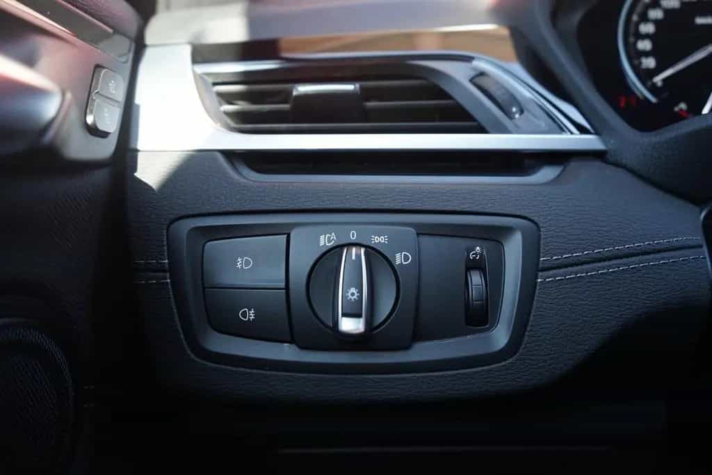 BMW X2 xDrive 20 i Klimaaut. LED Navi Tempomat AHK 06/2020-photo-27