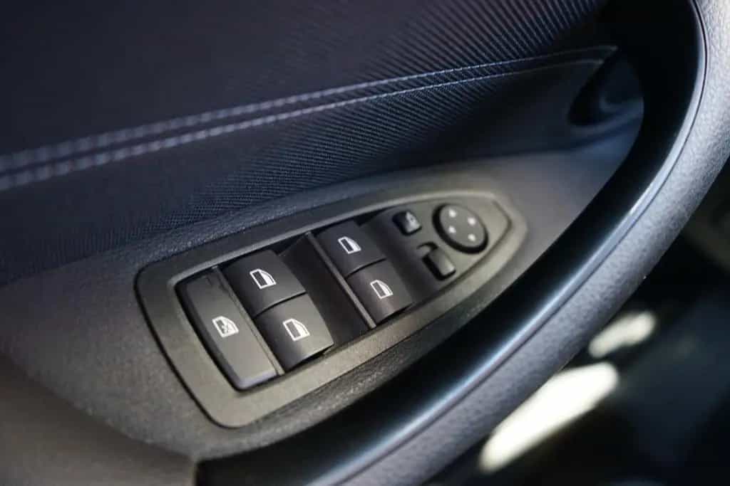 BMW X2 xDrive 20 i Klimaaut. LED Navi Tempomat AHK 06/2020-photo-28