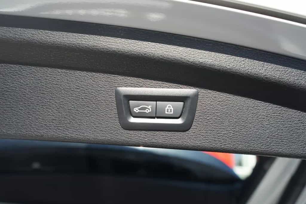 BMW X2 xDrive 20 i Klimaaut. LED Navi Tempomat AHK 06/2020-photo-34