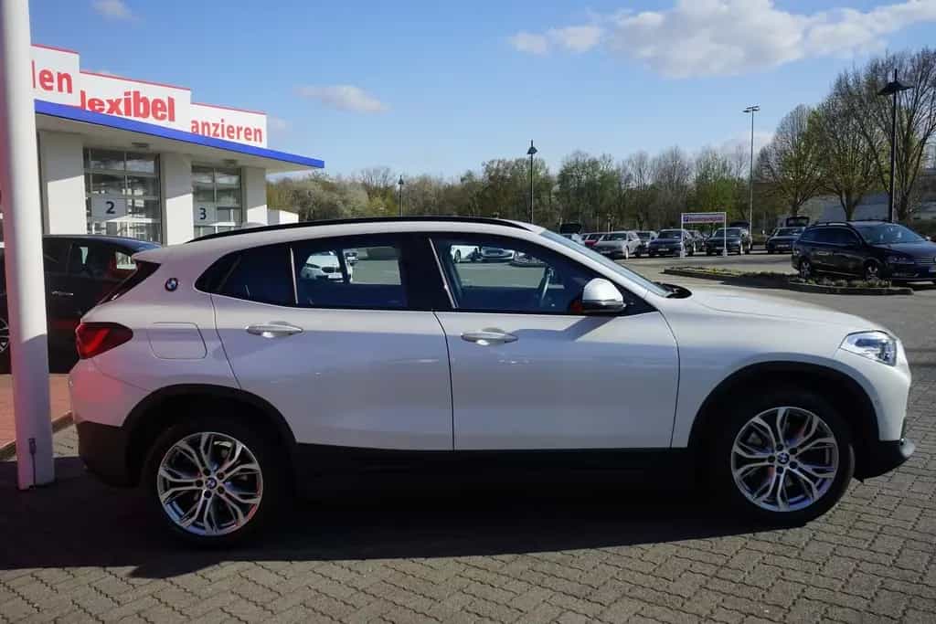 BMW X2 xDrive 20 i Klimaaut. LED Navi Tempomat AHK 06/2020-photo-4