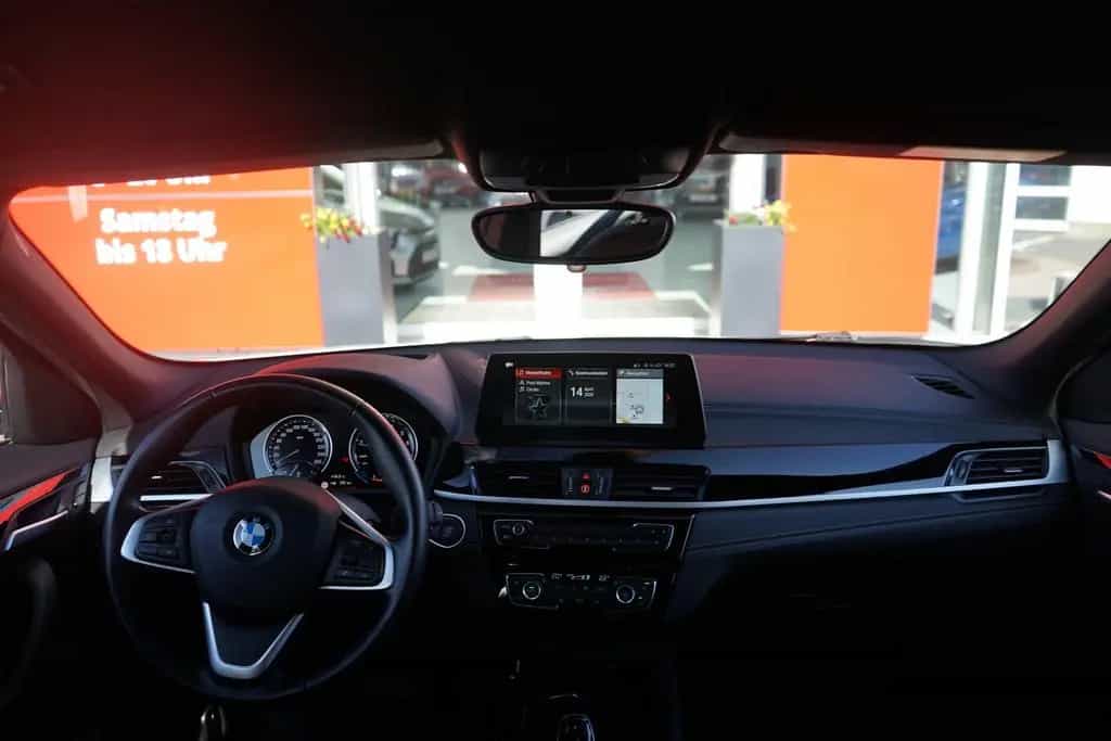 BMW X2 xDrive 20 i Klimaaut. LED Navi Tempomat AHK 06/2020-photo-9