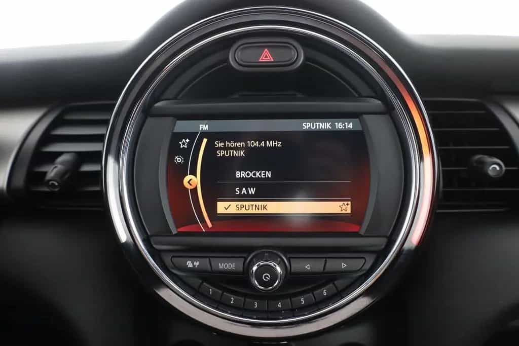 MINI Cooper 1.5 LED Panorama Teilleder Sportsitze USB 01/2019-photo-10