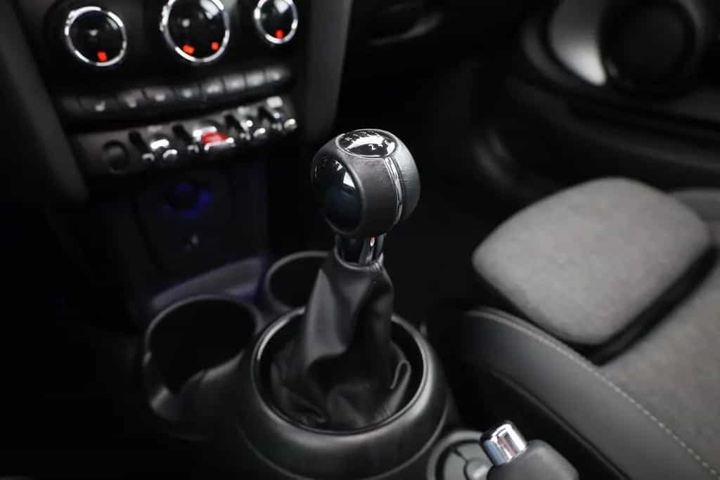 MINI Cooper 1.5 LED Panorama Teilleder Sportsitze USB 01/2019-photo-14