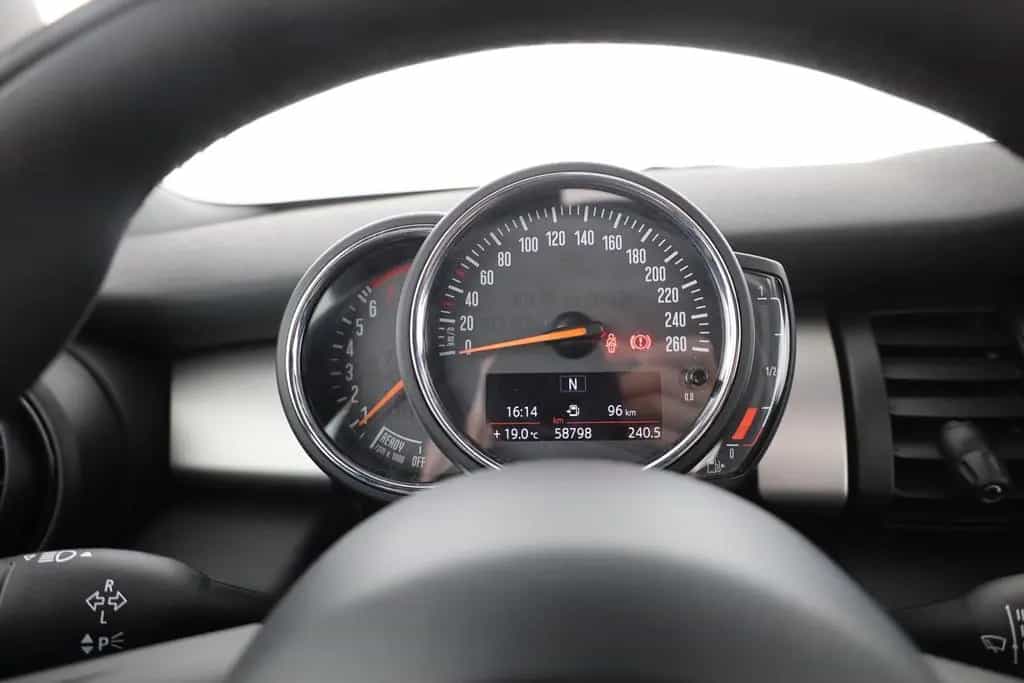 MINI Cooper 1.5 LED Panorama Teilleder Sportsitze USB 01/2019-photo-19
