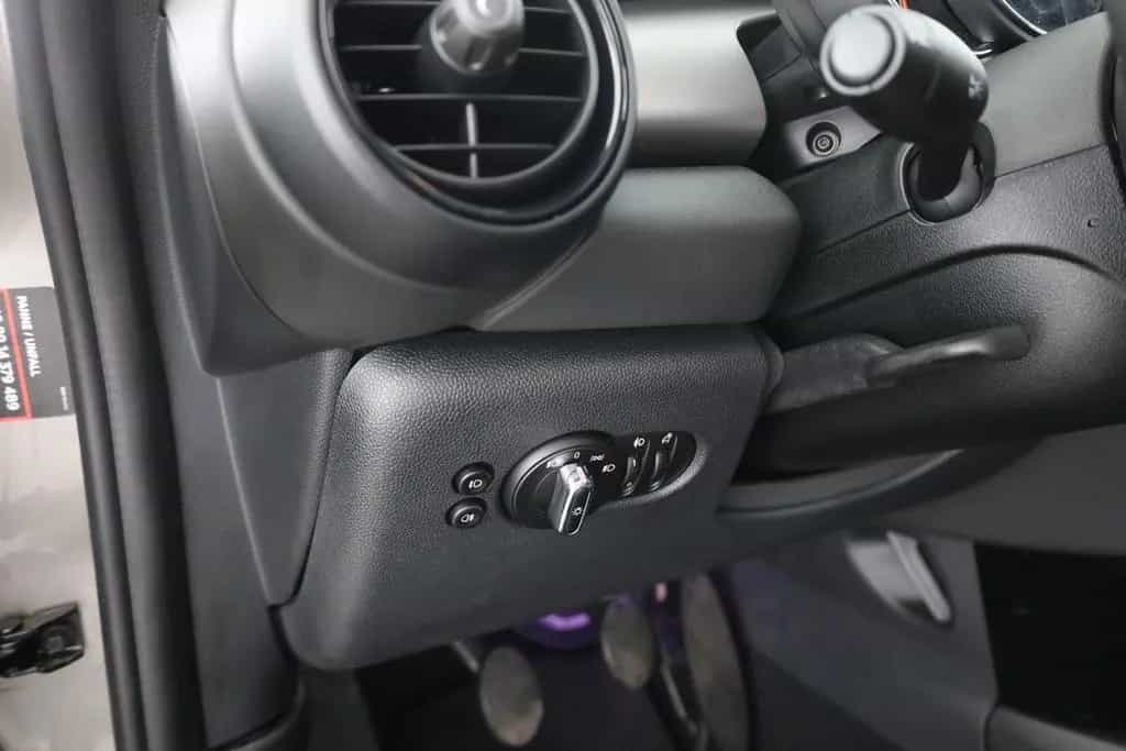 MINI Cooper 1.5 LED Panorama Teilleder Sportsitze USB 01/2019-photo-22