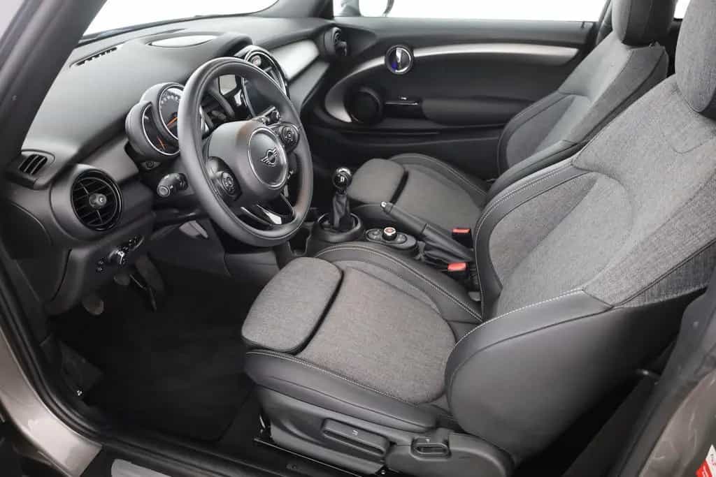 MINI Cooper 1.5 LED Panorama Teilleder Sportsitze USB 01/2019-photo-24