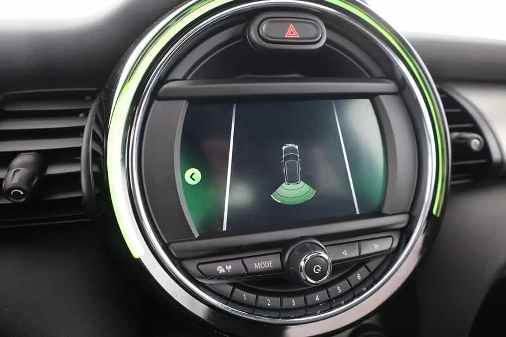 MINI Cooper 1.5 LED Panorama Teilleder Sportsitze USB 01/2019-photo-28