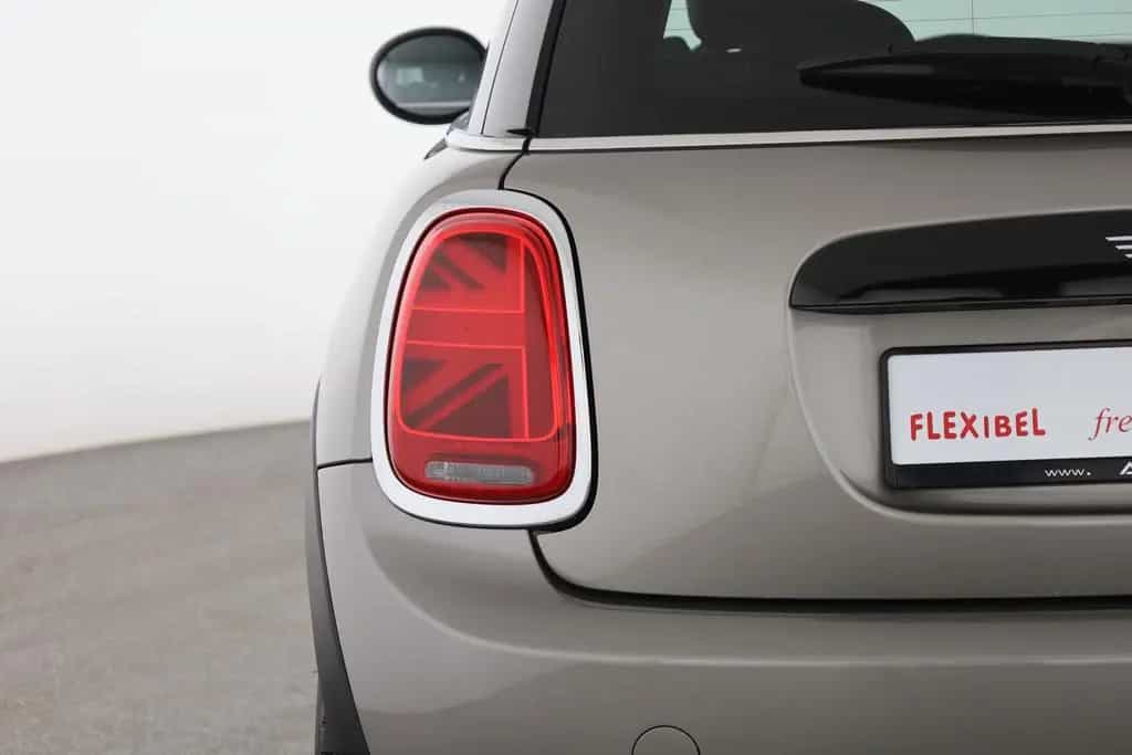 MINI Cooper 1.5 LED Panorama Teilleder Sportsitze USB 01/2019-photo-31