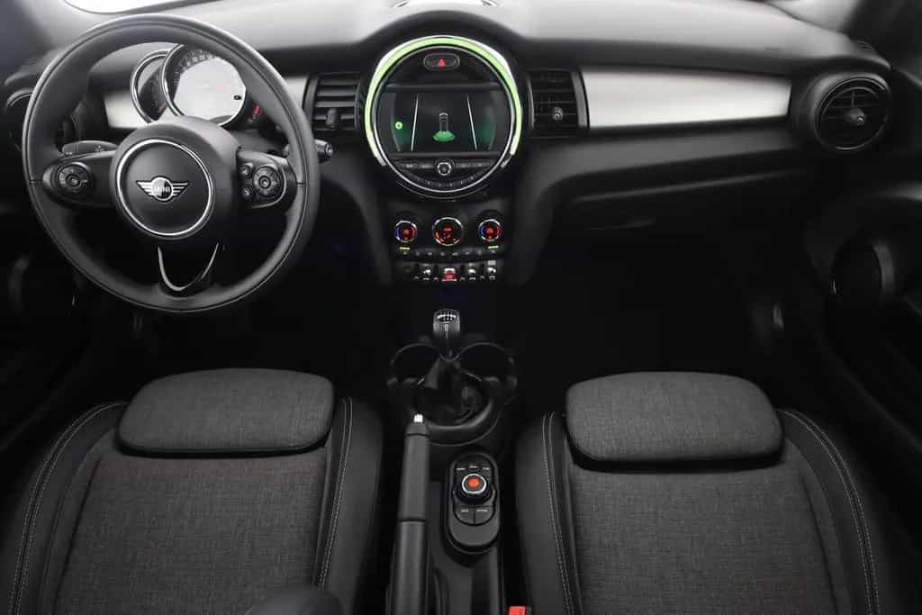 MINI Cooper 1.5 LED Panorama Teilleder Sportsitze USB 01/2019-photo-8