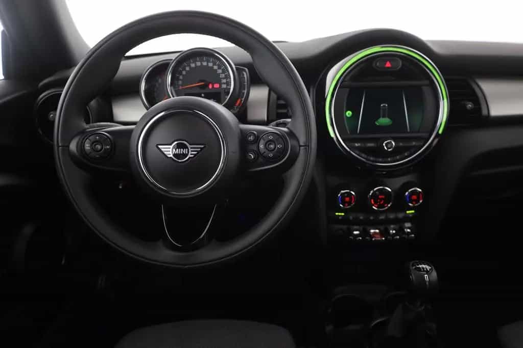 MINI Cooper 1.5 LED Panorama Teilleder Sportsitze USB 01/2019-photo-9