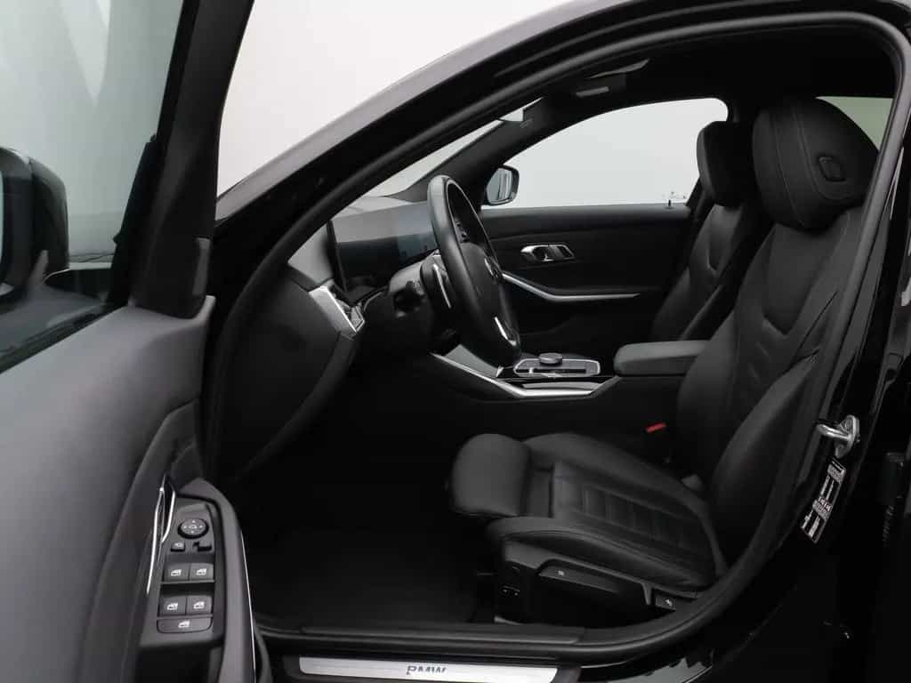 BMW 3 Series 330d Kamera DAB HiFi Leder Sport AdaptLED 18Zoll 02/2023-photo-17