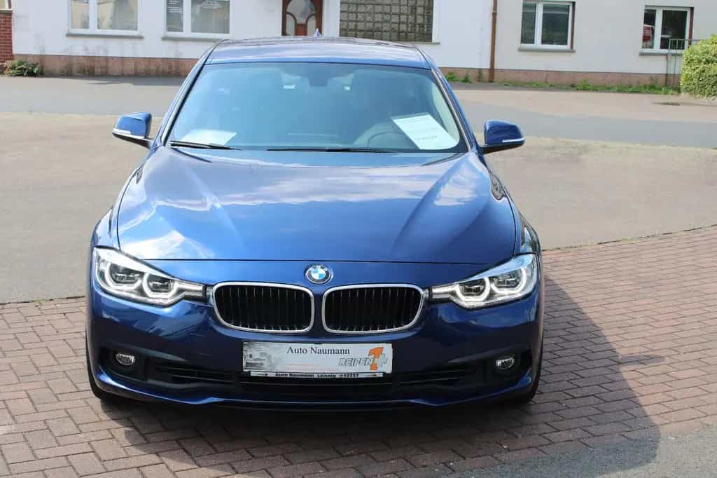 BMW 3 Series 320 Baureihe 3 Touring 320 i xDrive Advantage 12/2017-photo-0
