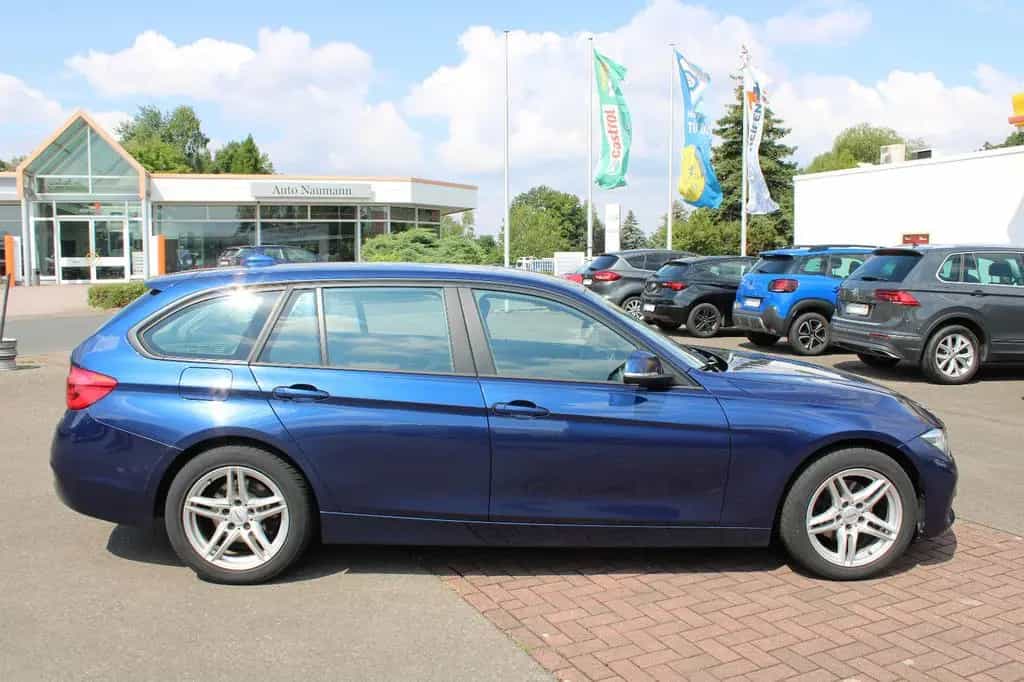 BMW 3 Series 320 Baureihe 3 Touring 320 i xDrive Advantage 12/2017-photo-5