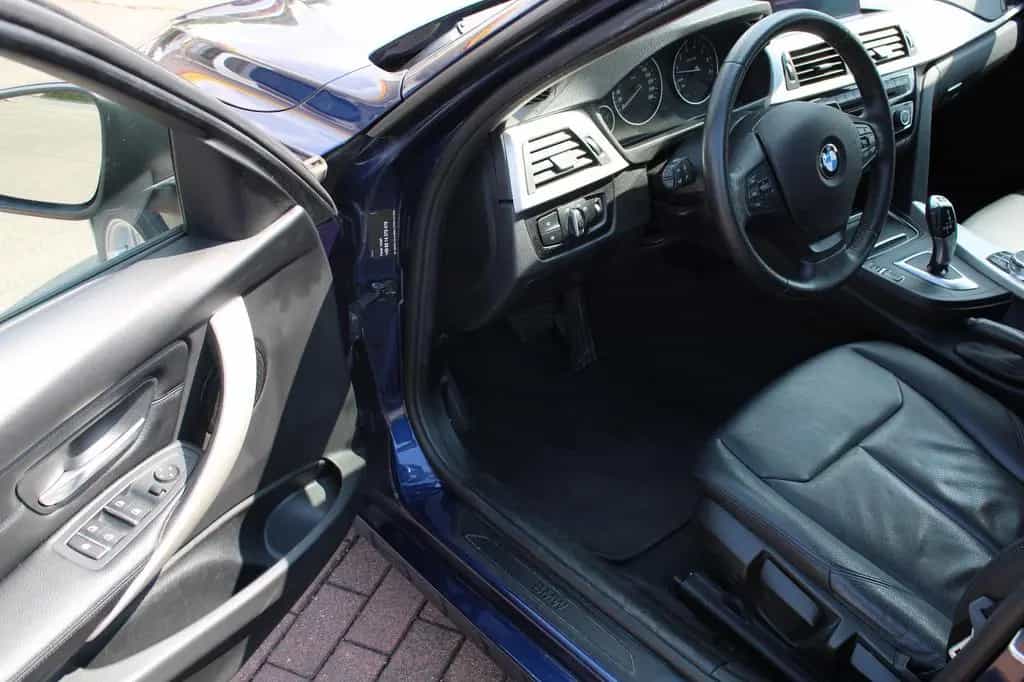 BMW 3 Series 320 Baureihe 3 Touring 320 i xDrive Advantage 12/2017-photo-7