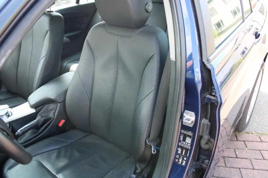BMW 3 Series 320 Baureihe 3 Touring 320 i xDrive Advantage 12/2017-photo-8