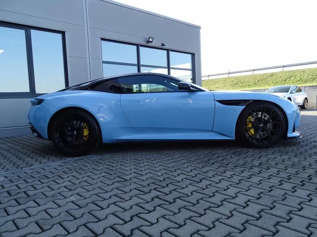 Aston Martin DB12 4.0 V8 Coupé FROSTED GLASS NP: 312.000 € 10/2024-photo-10
