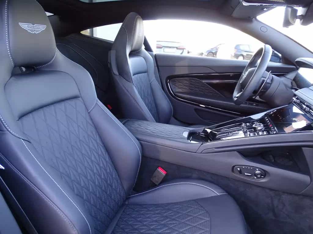 Aston Martin DB12 4.0 V8 Coupé FROSTED GLASS NP: 312.000 € 10/2024-photo-30