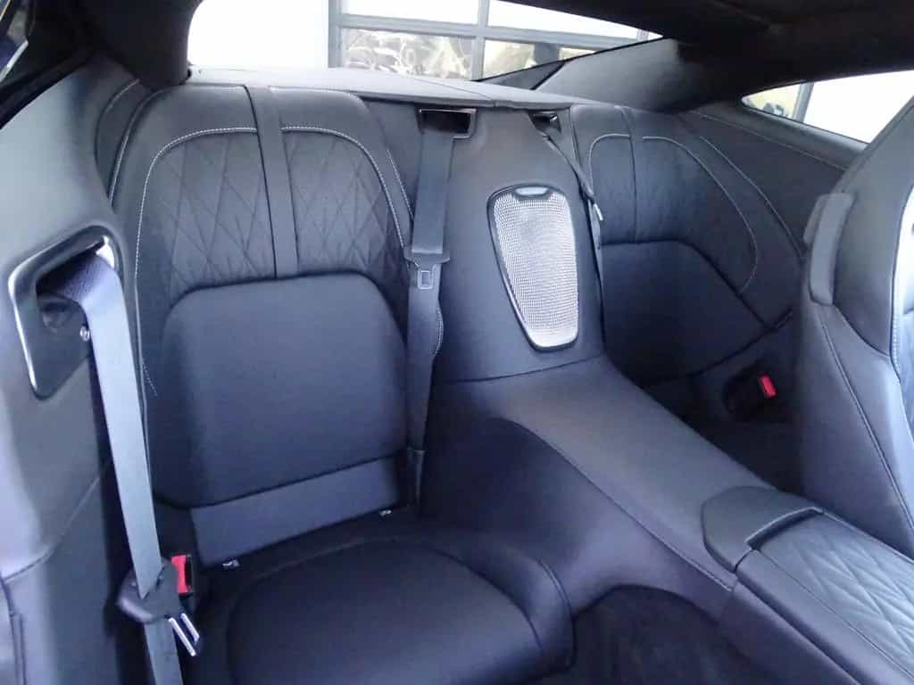 Aston Martin DB12 4.0 V8 Coupé FROSTED GLASS NP: 312.000 € 10/2024-photo-31