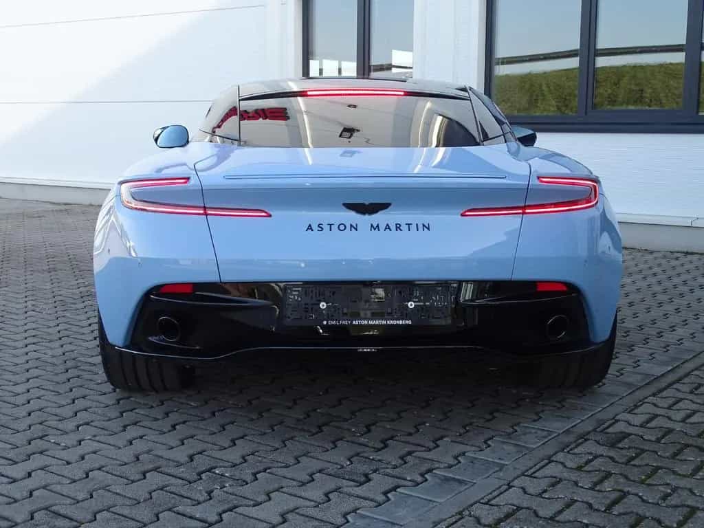 Aston Martin DB12 4.0 V8 Coupé FROSTED GLASS NP: 312.000 € 10/2024-photo-4