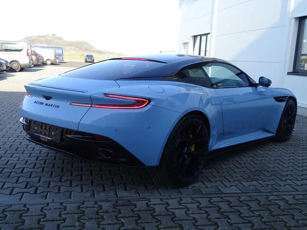 Aston Martin DB12 4.0 V8 Coupé FROSTED GLASS NP: 312.000 € 10/2024-photo-5