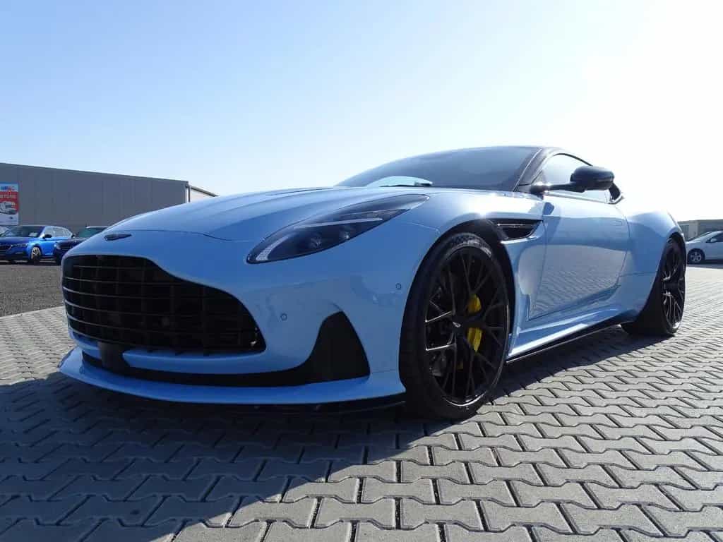 Aston Martin DB12 4.0 V8 Coupé FROSTED GLASS NP: 312.000 € 10/2024-photo-6