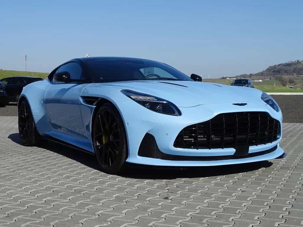 Aston Martin DB12 4.0 V8 Coupé FROSTED GLASS NP: 312.000 € 10/2024-photo-7