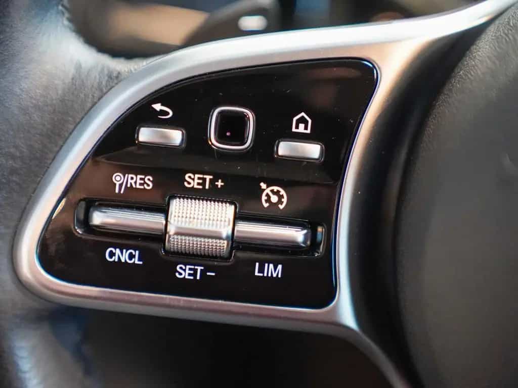 Mercedes-Benz GLA-Class 220 d Progressive Kamera Apple CarPlay MBUX 10/2020-photo-14