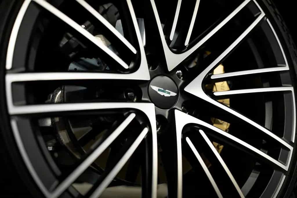 Aston Martin DB12 Volante 4.0 V8 4.0 V8 nur 1.806 km | Orgina 02/2024-photo-19