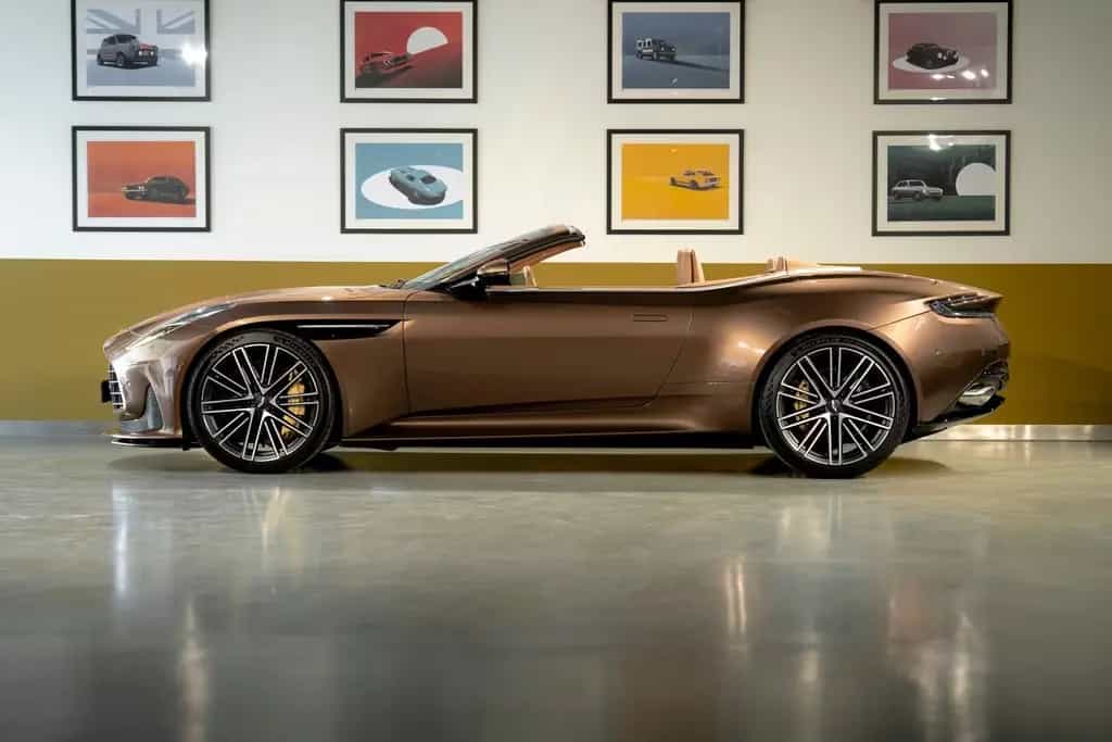 Aston Martin DB12 Volante 4.0 V8 4.0 V8 nur 1.806 km | Orgina 02/2024-photo-2