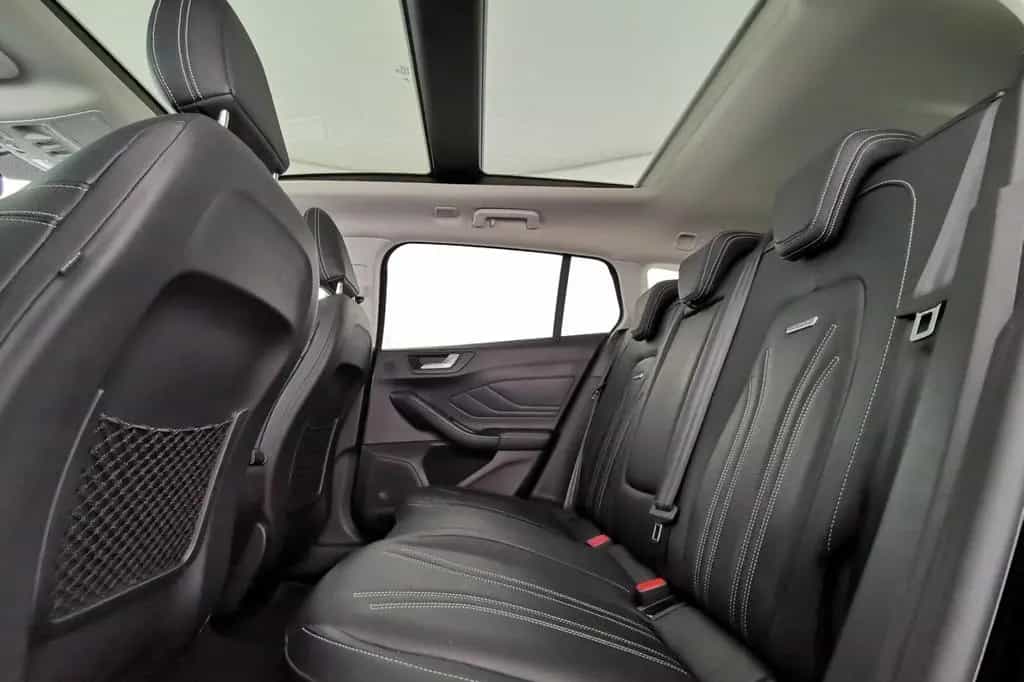 Ford Focus 1.5 EcoBoost Vignale LEDER+LED+NAVI+PANO+ 02/2019-photo-17